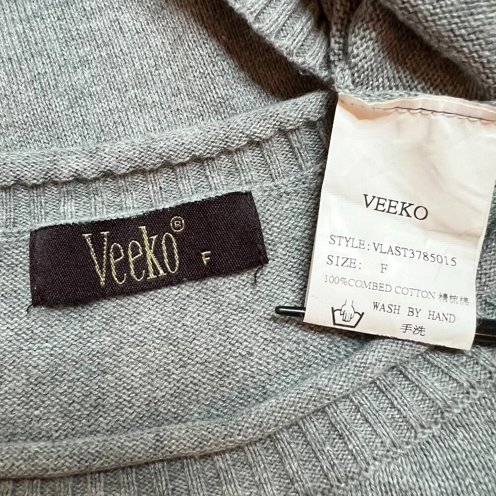 Veeko Sweater Womens S/M Graphic Print Gray Crew Neck Long Sleeve